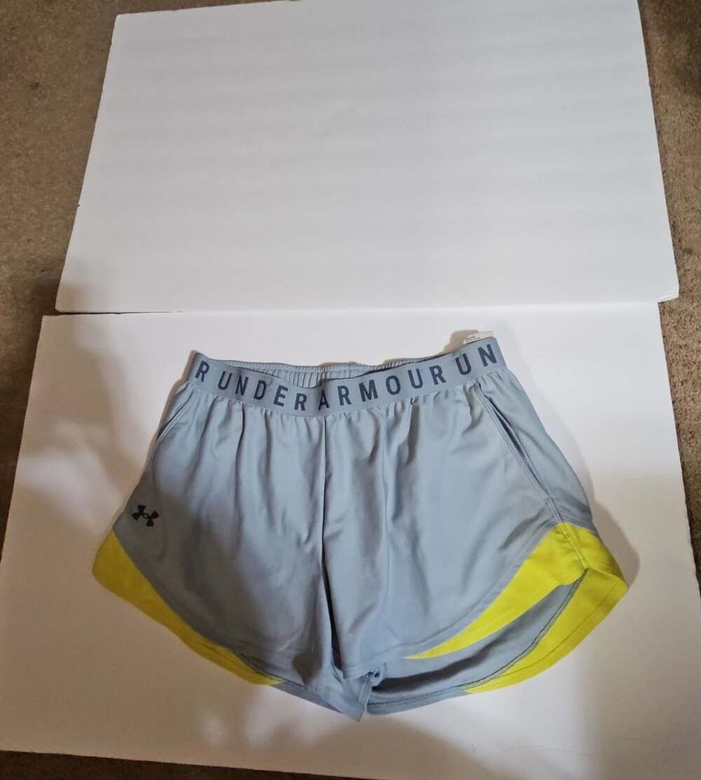 Under Armour Play Up Shorts 3.0 Size XL Gray Yellow Loose Fit Athletic